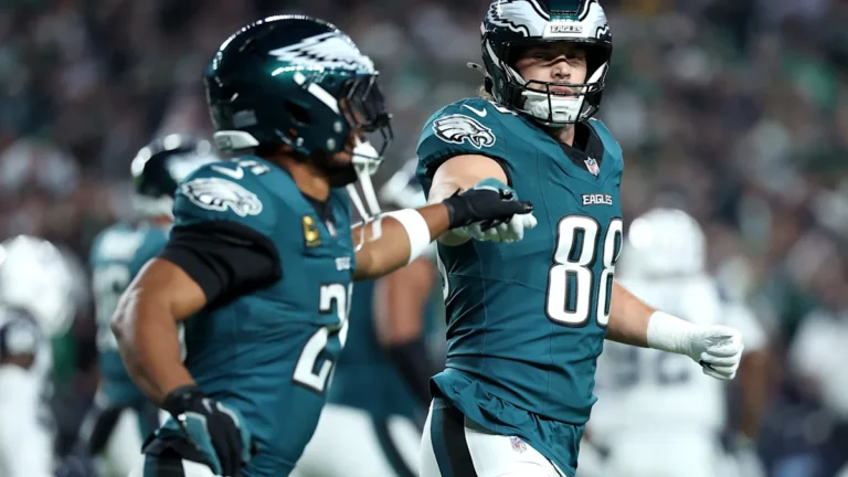 Dallas Goedert Catches 5 Passes vs Cowboys: Eagles' New Safety Valve
