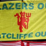 Gary Neville urges Glazers to sell Manchester United stakes