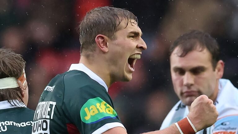 Leicester Tigers stun Northampton Saints 28-7 to leap to second
