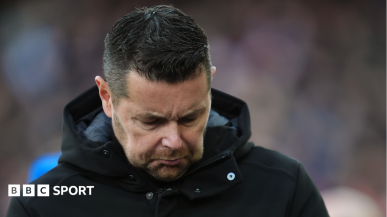 Pressure Mounts on Sage as Fans Turn on Palace Boss
